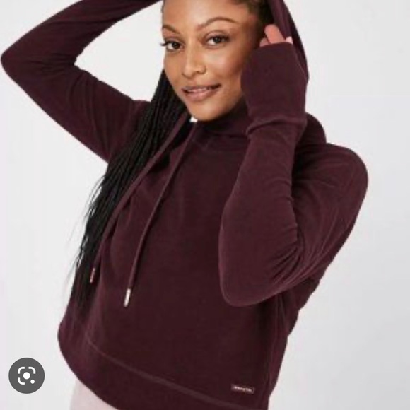 Sweaty Betty Escape Luxe Fleece Cropped Hoodie - Picture 3 of 5